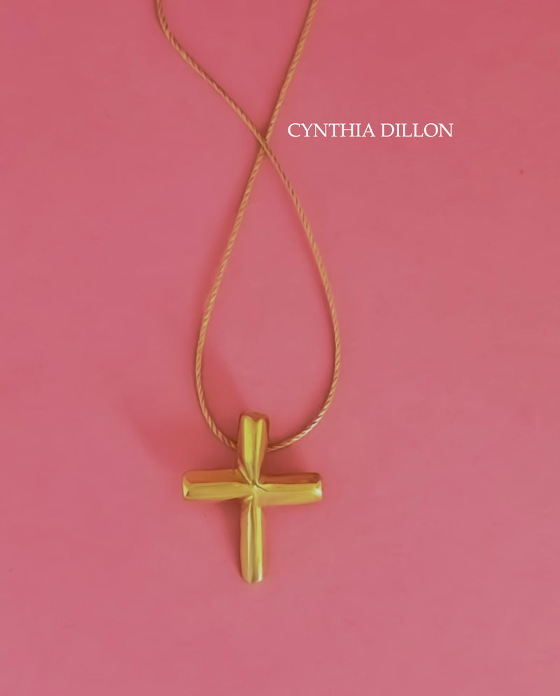 Pendant - Sculpted  "Cross" in S/S w. 16" Chain.