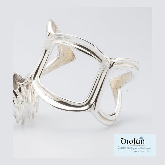 Bracelet - Sculpted "Geometric"  in Sterling Silver. - DiolunDesigns