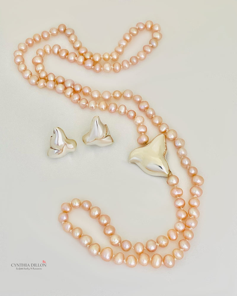 Necklace ~ Pink Fresh Water Pearls w. Large Robin in Sterling Silver - DiolunDesigns