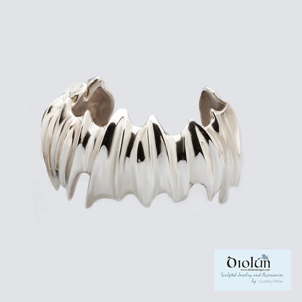 Bracelet - Sculpted "Zig Zag" in Sterling Silver, - DiolunDesigns