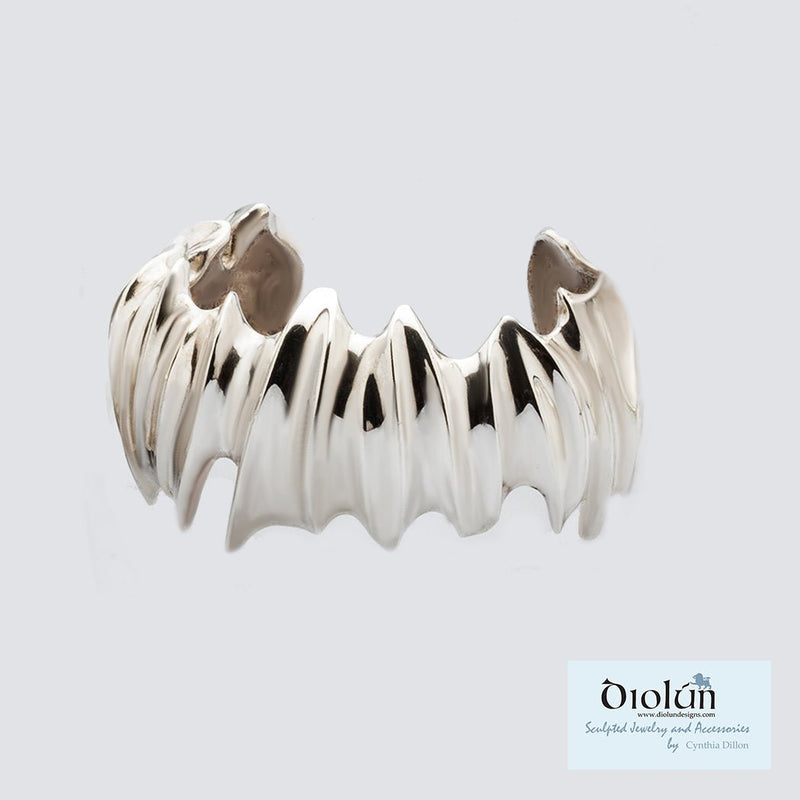 Bracelet - Sculpted "Zig Zag" in Sterling Silver, - DiolunDesigns