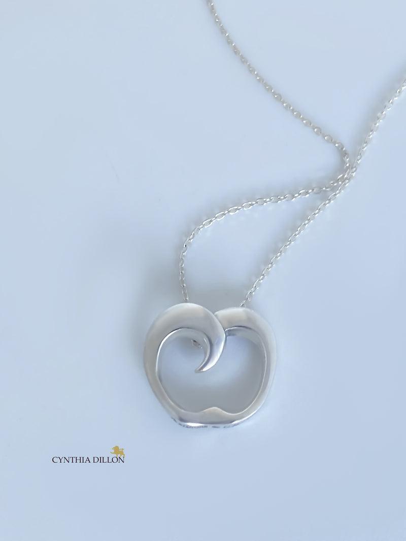 Pendant - Sculpted "Apple" in S/S w. 16" Chain
