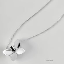 Pendant - Sculpted "Butterfly" in S/S w. 16" Chain.