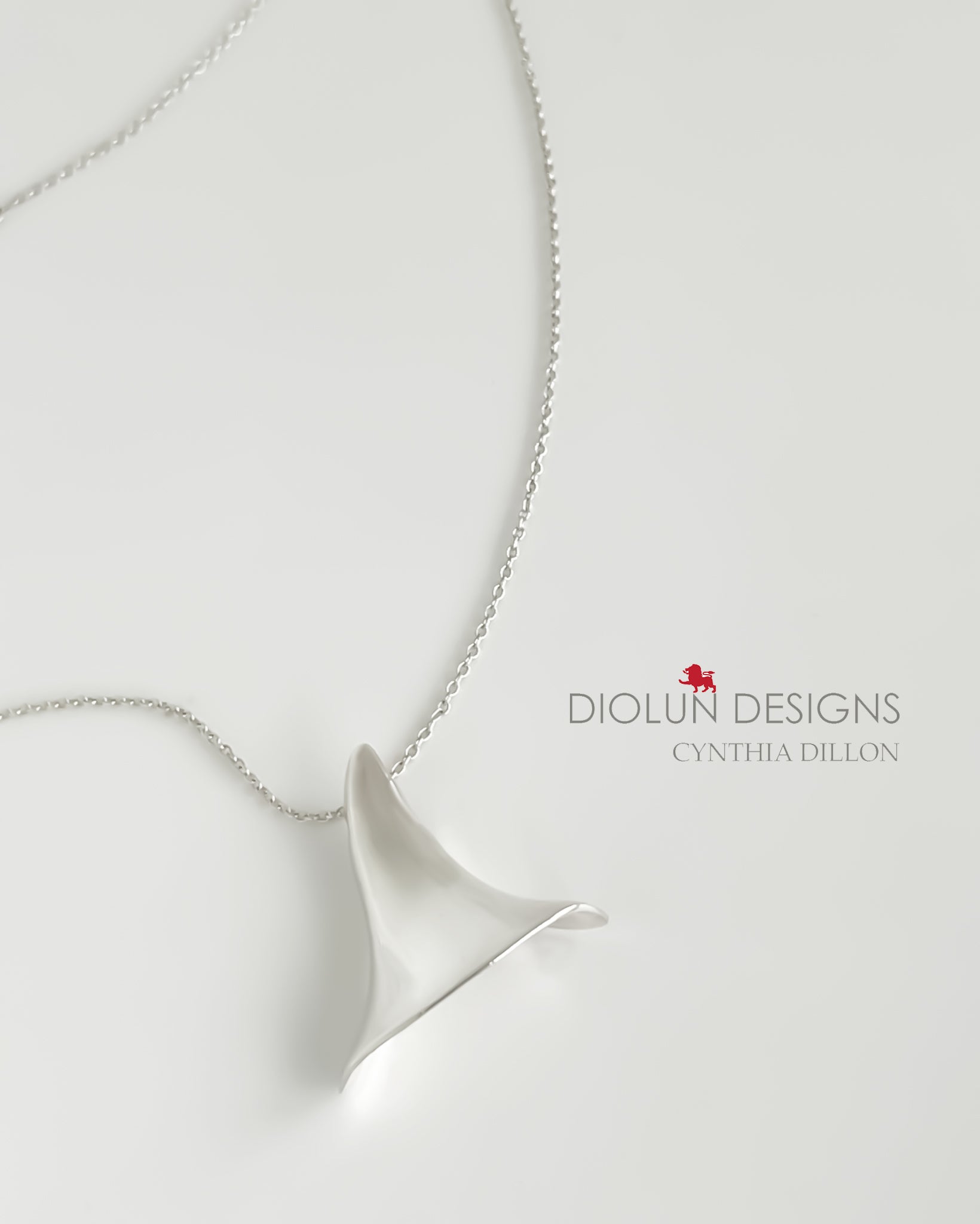 Pendant - Sculpted "Cornucopia" in S/S w. 16" Chain